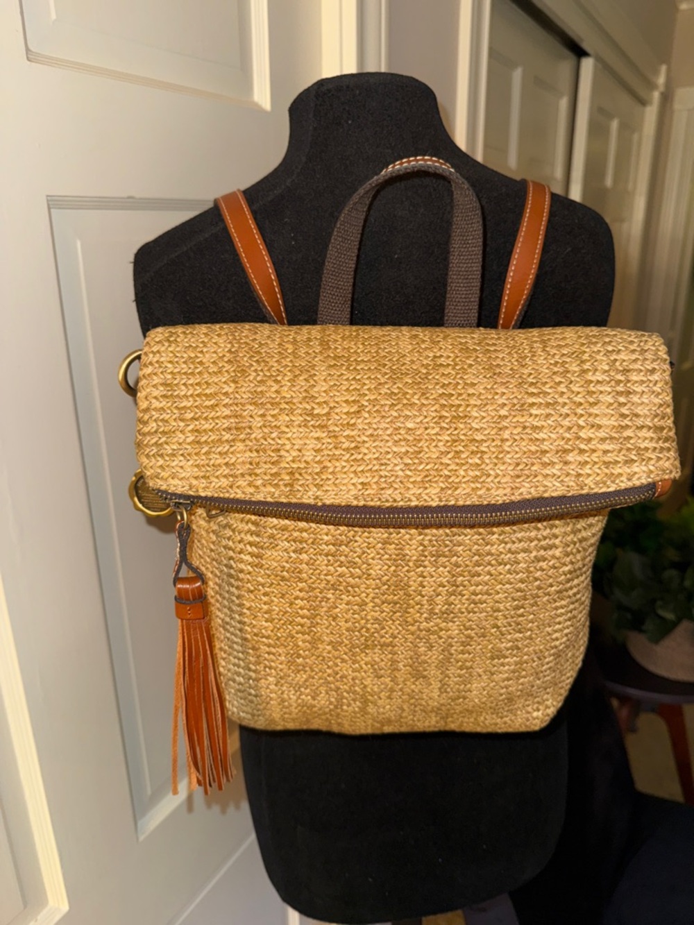 Patricia Nash Woven Straw Converter Backpack to Crossbody Bag Leather Trim - Picture 2 of 15
